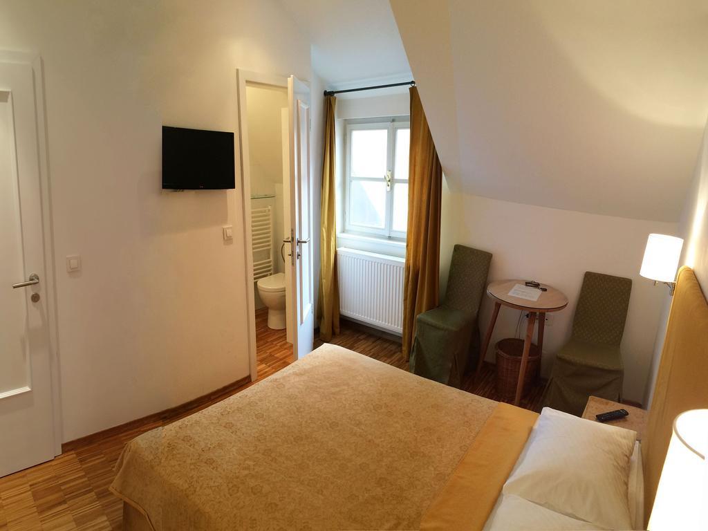 B&B Petra Varl Accommodation Ljubljana Exteriör bild